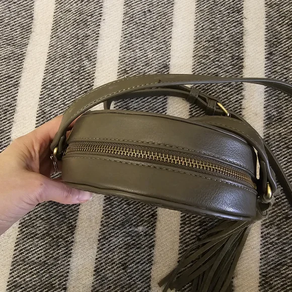 Anthropologie Crossbody Green Tassel Woven Festival Boho Small Bag - Picture 3 of 5